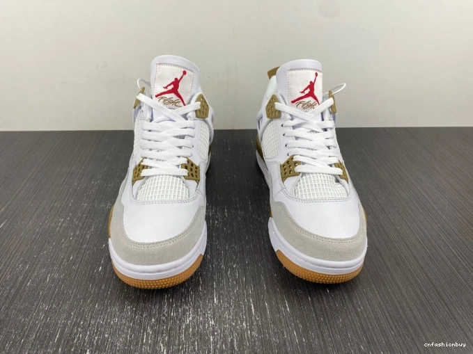 DR5415-120 Retro Jordan 4 SB 0915